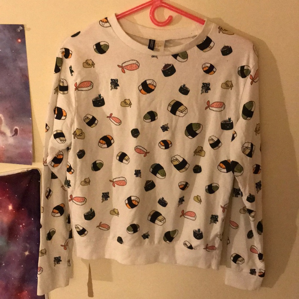 Very cute sushi 🍣 print sweatshirt!